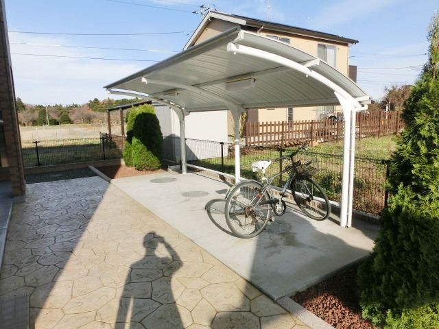 その他　敷地内駐輪場もありますよ