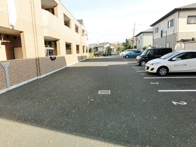 駐車場　敷地内駐車場もあります