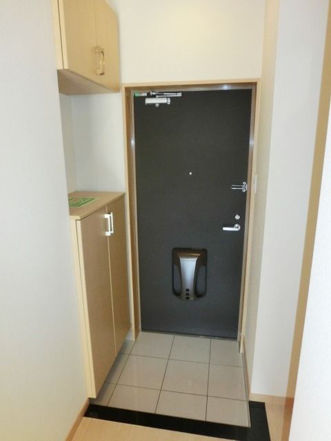 玄関　玄関収納もたっぷりです