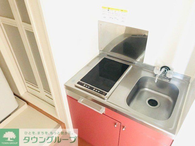 キッチン　同タイプ写真の為、現況優先。