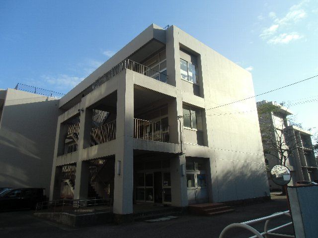 小学校　横須賀市立鴨居小学校（小学校）まで1105m