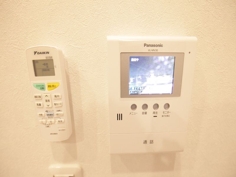 セキュリティ　モニター付きインターホン