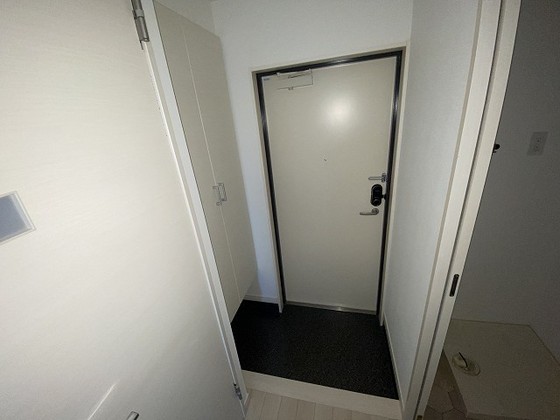 玄関　※別部屋の写真です