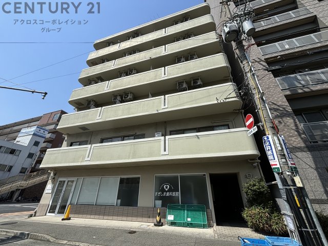 建物外観　オートロックで外部の人間が簡単に出入りできないため安心です。