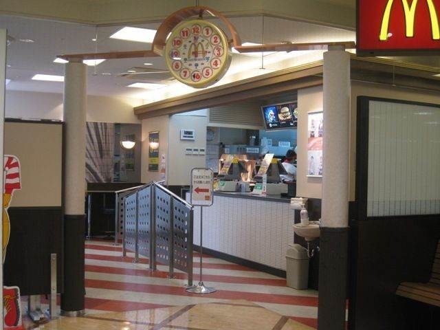 飲食店　マクドナルド津島モール店（飲食店）まで1377m