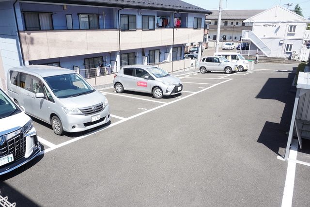 駐車場　駐車場