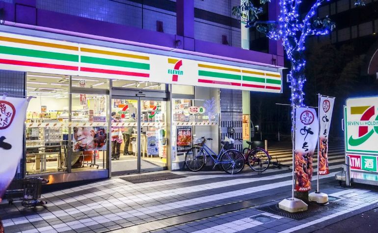 コンビニ　セブンイレブン墨田両国2丁目店（コンビニ）まで334m