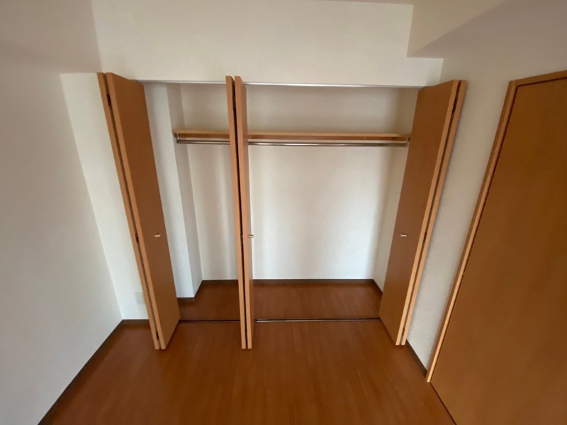 収納　寝室の収納です。部屋がすっきり片付きます。