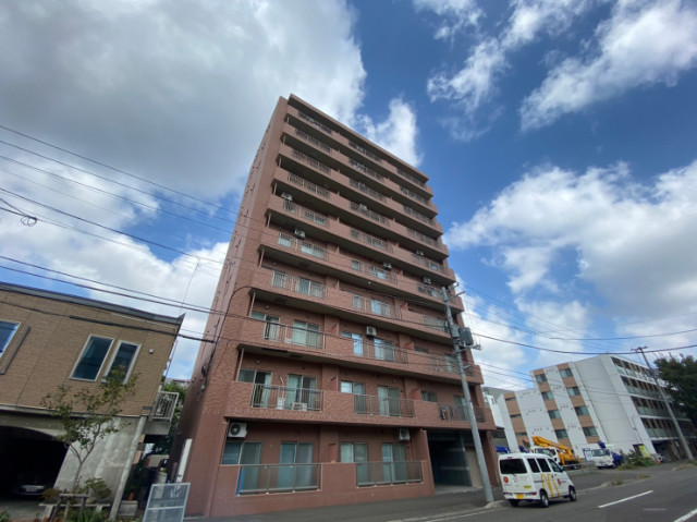 建物外観　札幌市中央区北八条西「コローレ８１９アネックス」