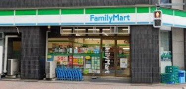 コンビニ　ファミリーマート台東三筋一丁目店（コンビニ）まで145m