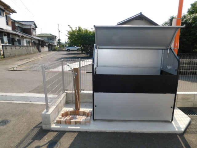 その他共有部分　ペット用の足洗い場とゴミ置き場