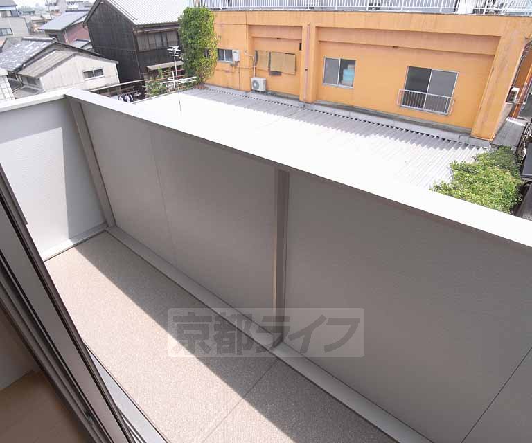 バルコニー　日当たりの良いベランダです。