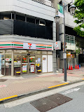 コンビニ　セブンイレブン 新宿1丁目北店（コンビニ）まで112m