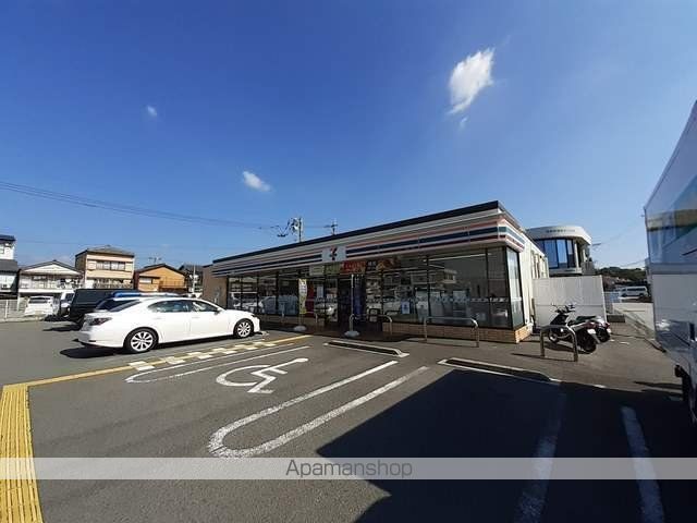 コンビニ　セブン－イレブン高知丸池町店（コンビニ）まで984m
