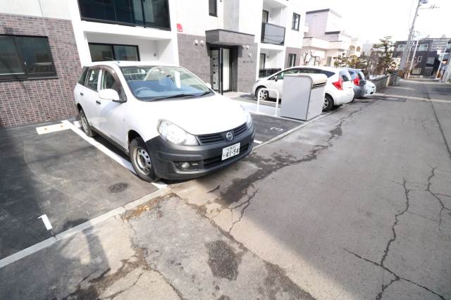 駐車場　専用駐車場スペース♪