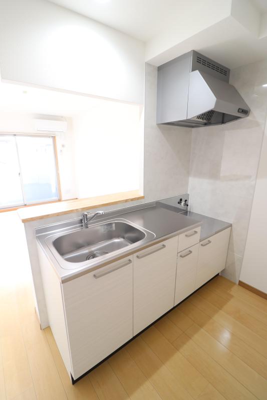 キッチン　イメージ写真　実際のお部屋とは色や形が異なります。