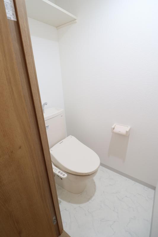 トイレ　イメージ写真　実際のお部屋とは色や形が異なります。