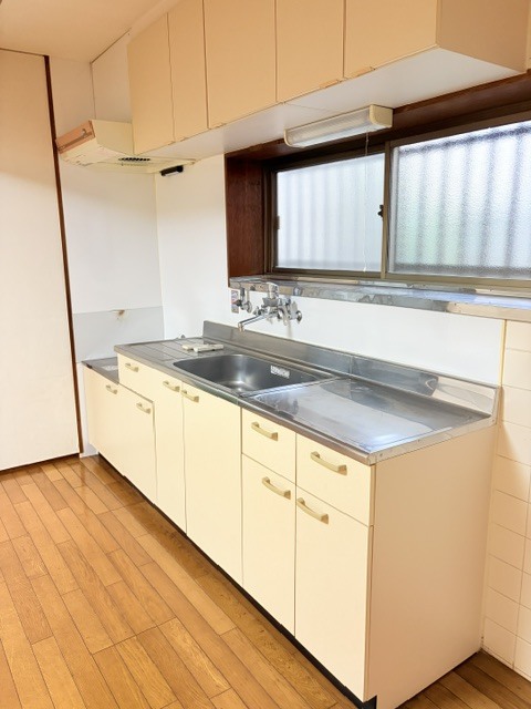 ＪＲ中央線 西荻窪駅 徒歩3分 2階建 築49年のキッチン写真