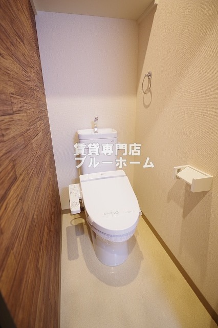 トイレ　上部収納付きのトイレ！