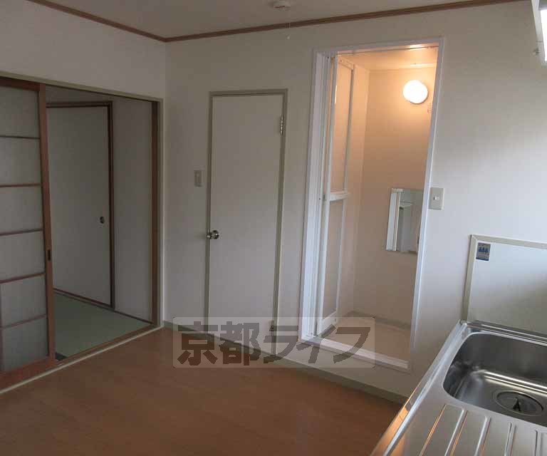 居室・リビング　白を基調としたお部屋です！