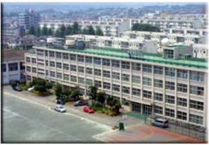 中学校　福生市立福生第二中学校（中学校）まで982m