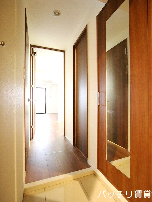 玄関　※同マンション別部屋写真の為、現状優先。