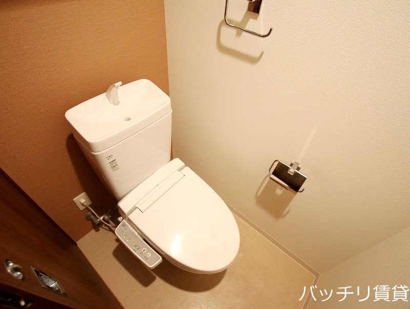 トイレ　※同マンション別部屋写真の為、現状優先。
