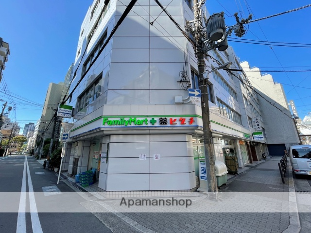 コンビニ　ファミリーマートプラス薬ヒグチ天神橋二丁目店（コンビニ）まで38m