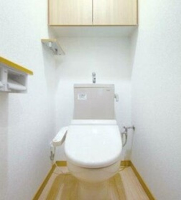 トイレ　※別部屋の参考写真です。