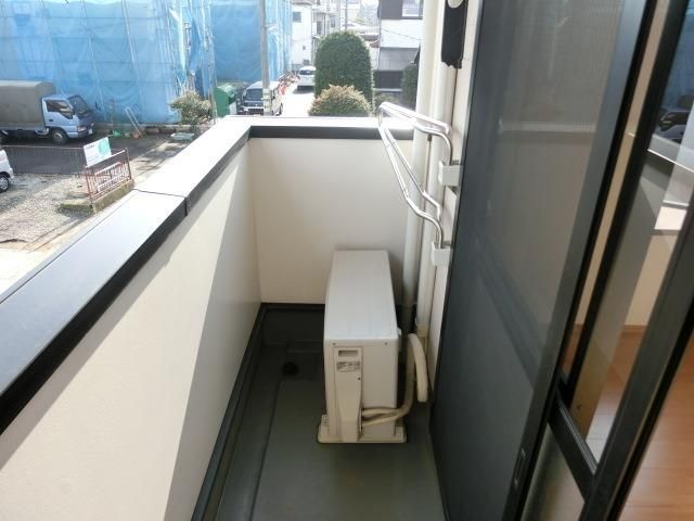 バルコニー　日当たりのいいバルコニー