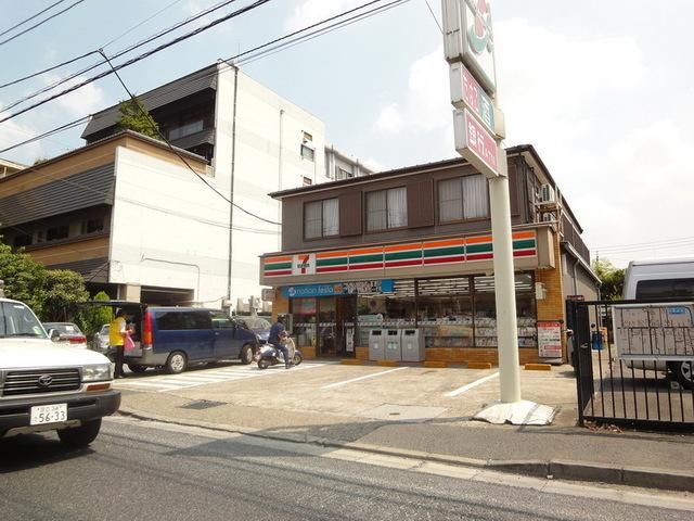 コンビニ　セブンイレブン（コンビニ）まで790m