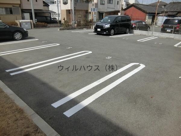駐車場　敷地内駐車場！