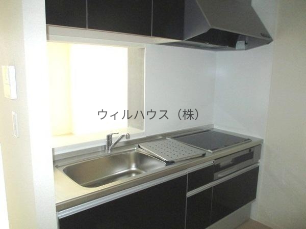 キッチン　３口ＩＨコンロ！