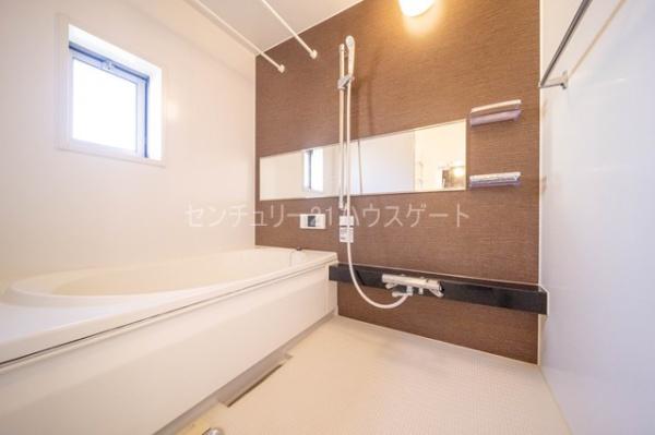 バス・シャワールーム　追い焚き機能付き浴室