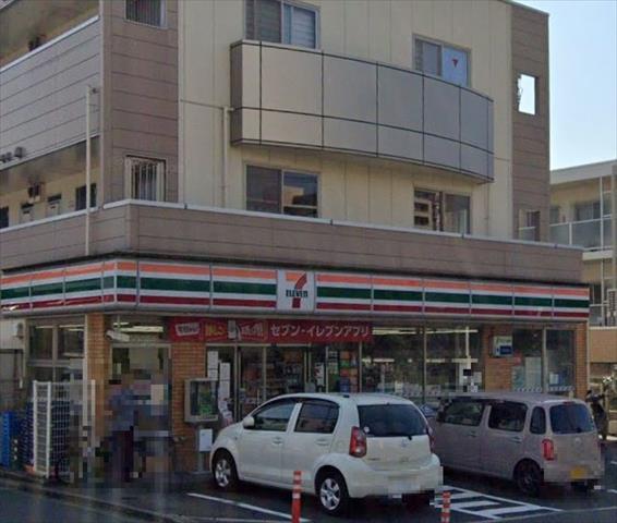 コンビニ　セブンイレブン（コンビニ）まで359m