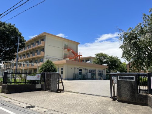 小学校　千葉市立松ケ丘小学校（小学校）まで953m