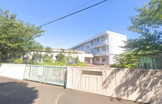 中学校　湖西市立白須賀中学校（中学校）まで786m