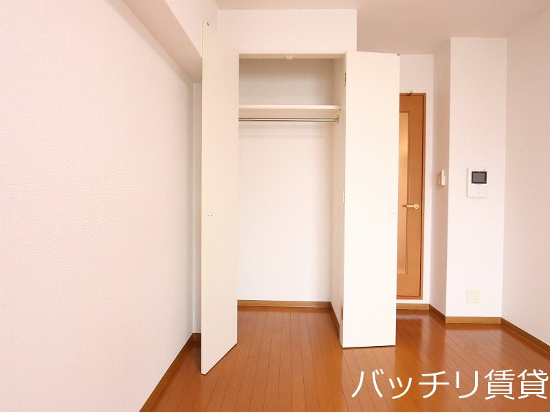 収納　別号室タイプの為、現状を優先致します。