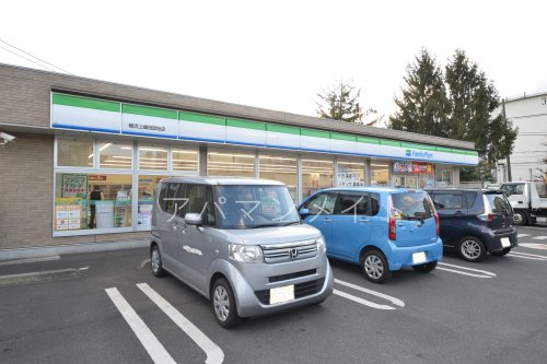 コンビニ　ファミリーマート横浜上飯田団地店（コンビニ）まで451m