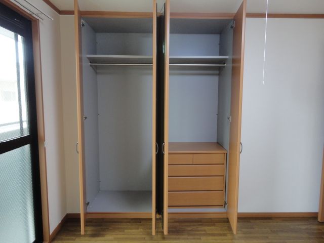 収納　仕切りのある収納は便利です