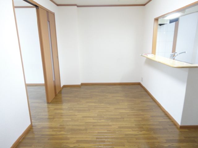 居室・リビング　カウンターキッチンのリビングです