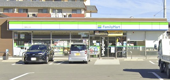 コンビニ　ファミリーマート 久留米山川店（コンビニ）まで698m