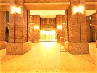 エントランス　高級感漂うエントランス！