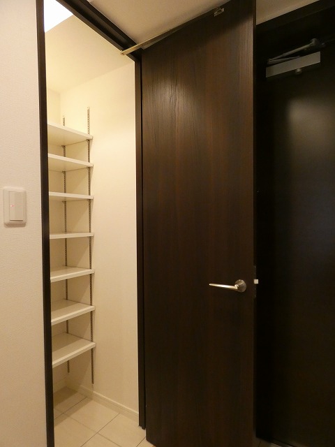 その他　シューズインクローゼット※別部屋参考写真
