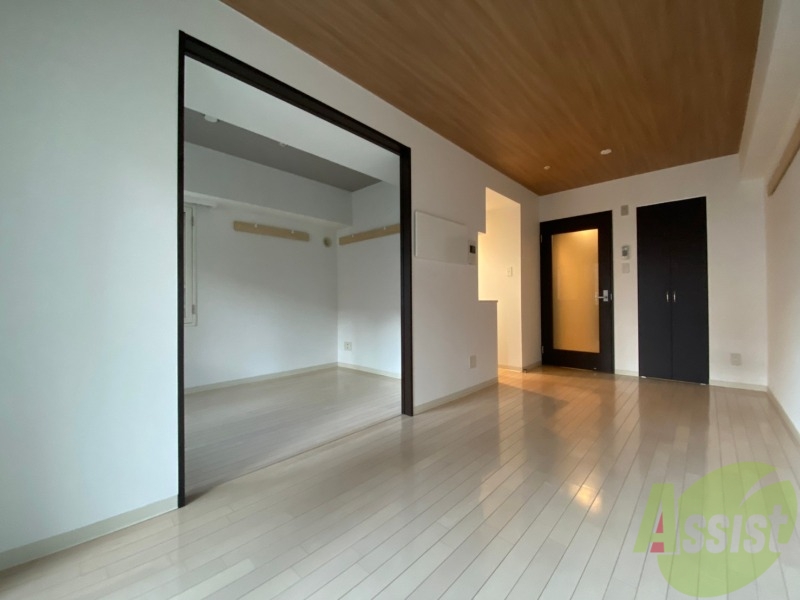 居室・リビング　広くてキレイなお部屋が広がっていて、充実した生活が送れそう。