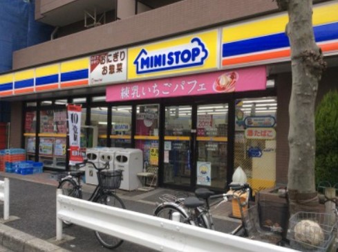 コンビニ　ミニストップ緑2丁目店（コンビニ）まで140m