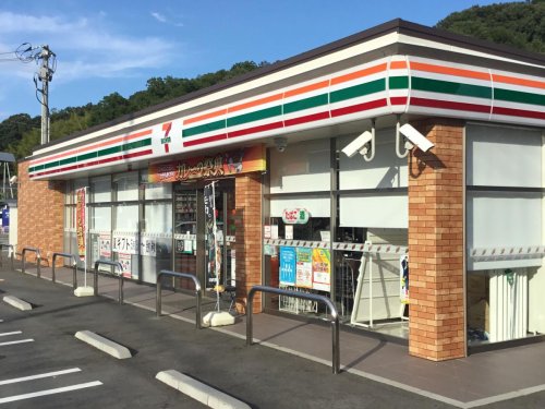 コンビニ　セブンイレブン JR瀬戸駅前店（コンビニ）まで720m