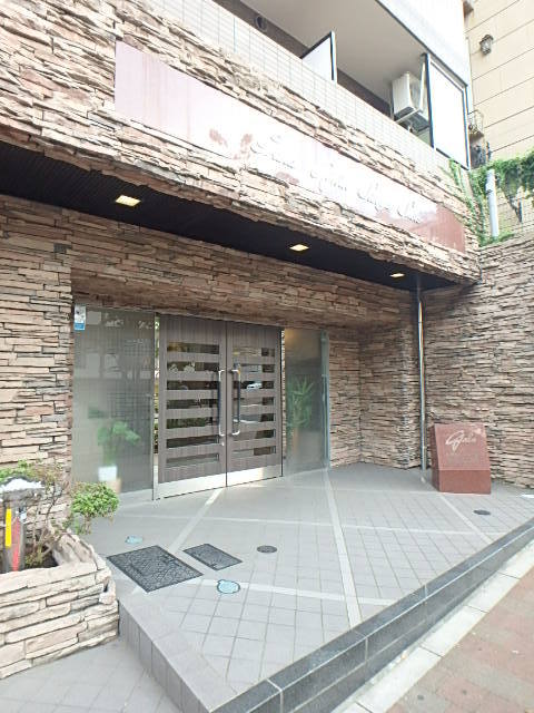エントランス　清潔なエントランスです