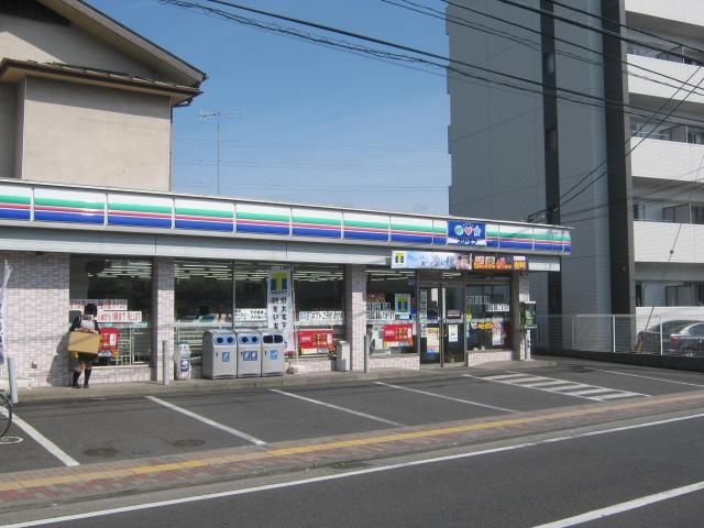 コンビニ　スリーエフ長後駅東口店（コンビニ）まで445m
