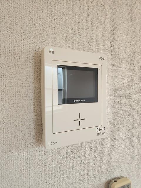 セキュリティ　来客時にはお部屋から確認ができるモニター付きドアホン♪
